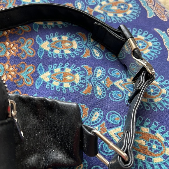 Black Fanny pack - Picture 3 of 3